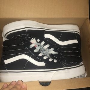 SOLDDDDDD. Vans Sk8 highs ❤️